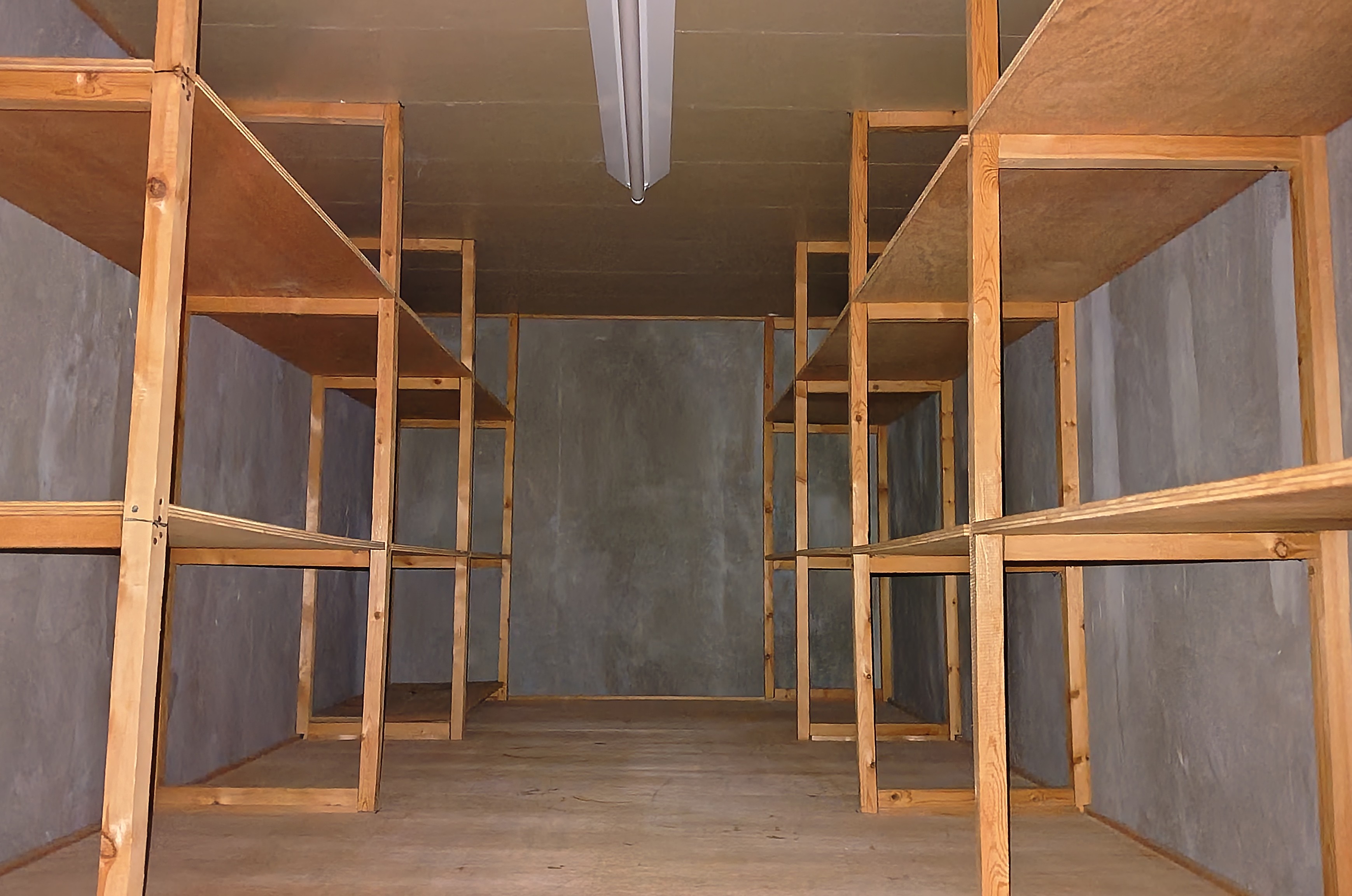 屋根裏収納