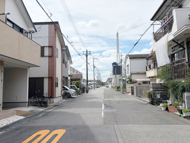 前面道路は広々幅員約8m