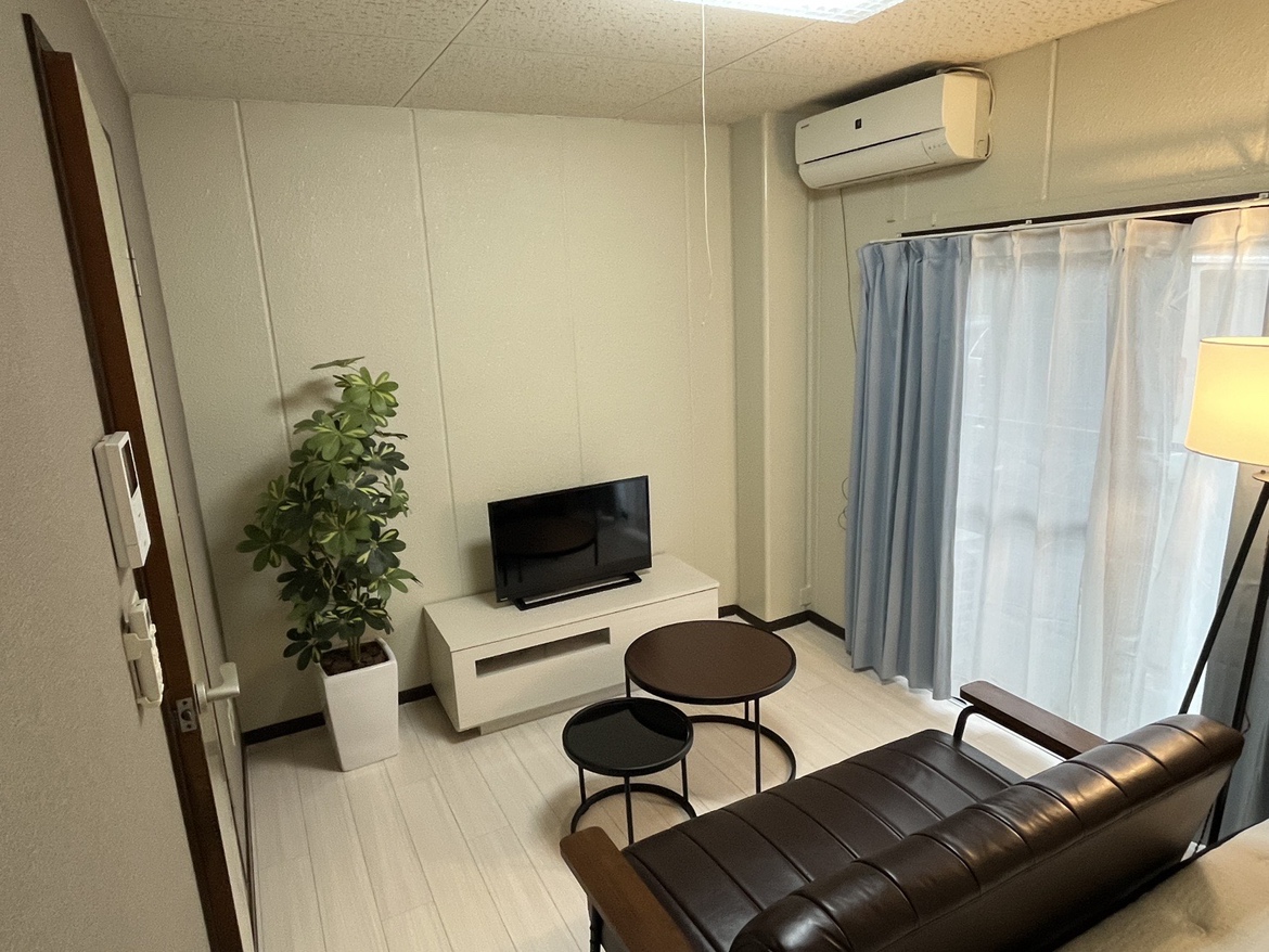 ※家電家具は付帯しておりません（エアコンは付いてます）